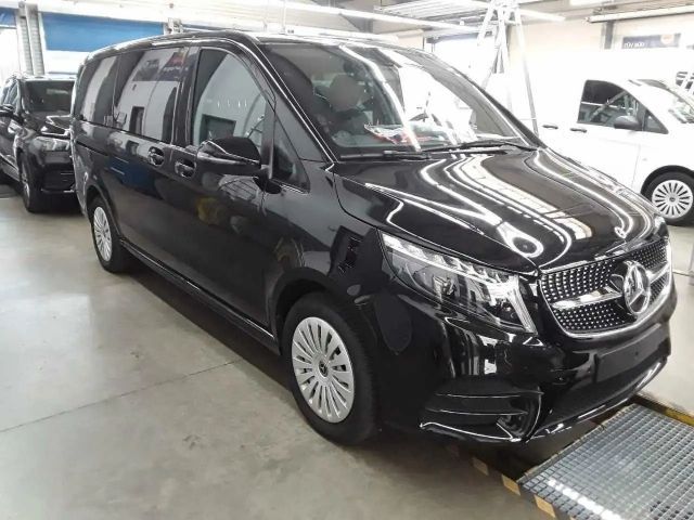 Mercedes-Benz V 220