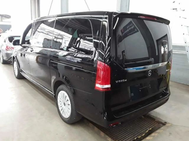 Mercedes-Benz V 220