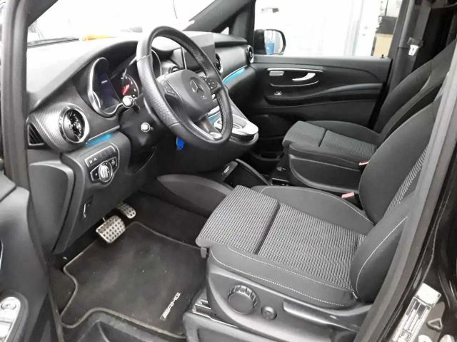 Mercedes-Benz V 220