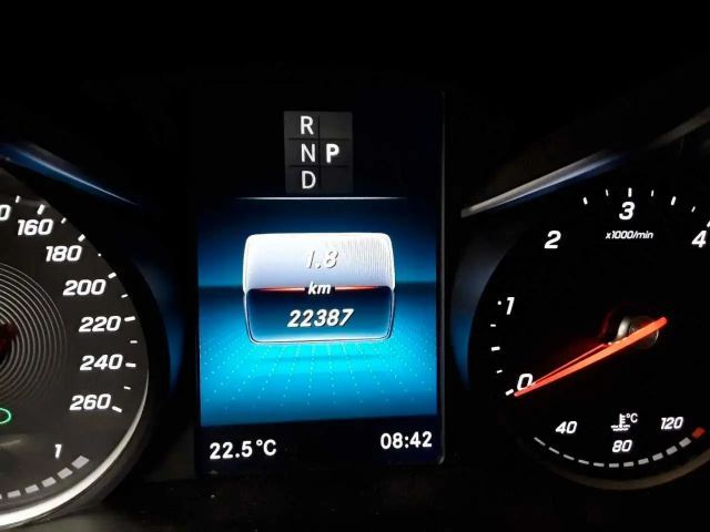 Mercedes-Benz V 220