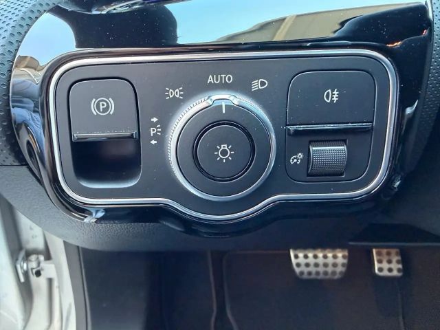 Mercedes-Benz CLA 220