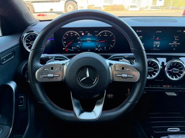 Mercedes-Benz CLA 220