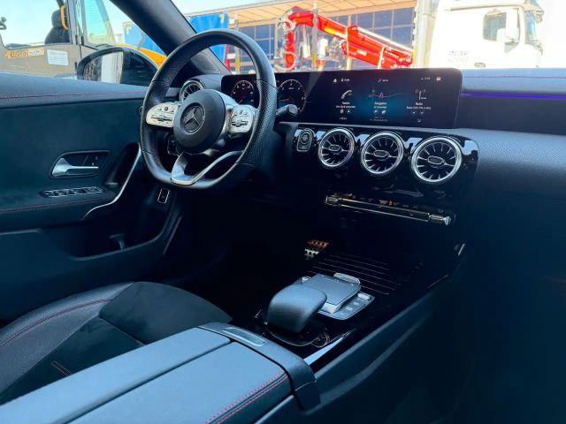 Mercedes-Benz CLA 220