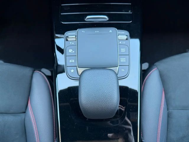 Mercedes-Benz CLA 220
