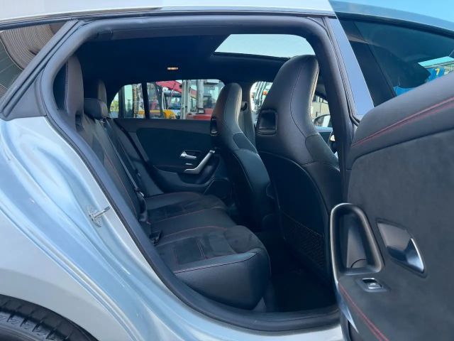 Mercedes-Benz CLA 220
