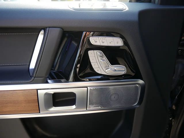 Mercedes-Benz G 500