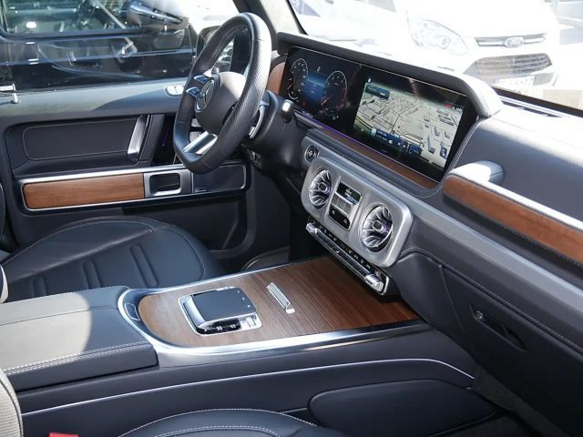 Mercedes-Benz G 500