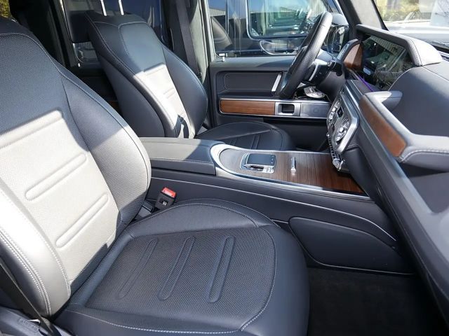 Mercedes-Benz G 500