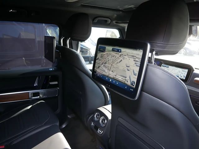 Mercedes-Benz G 500