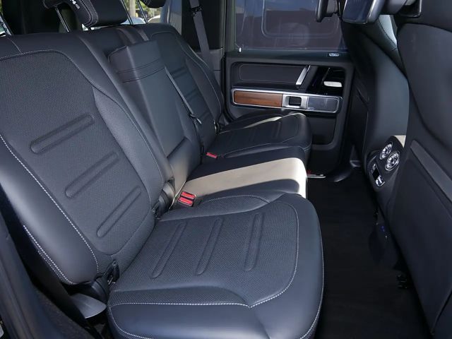 Mercedes-Benz G 500