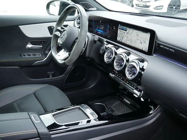 Mercedes-Benz A 45 AMG
