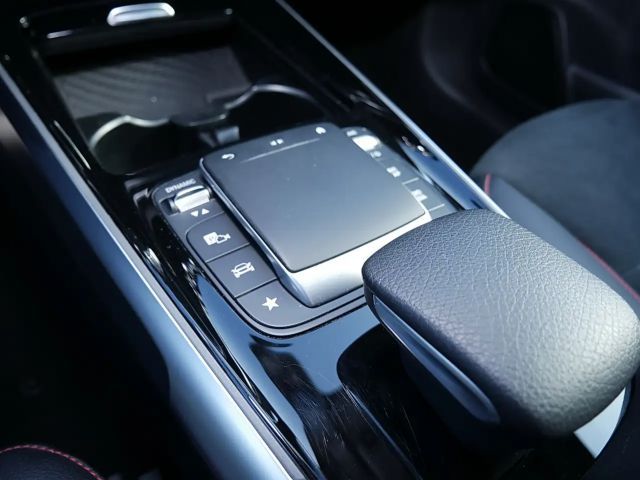 Mercedes-Benz EQB 300