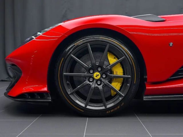 Ferrari 812