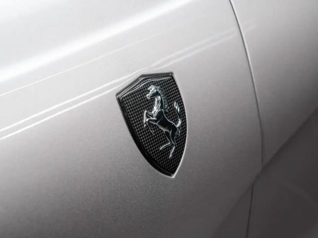 Ferrari 812