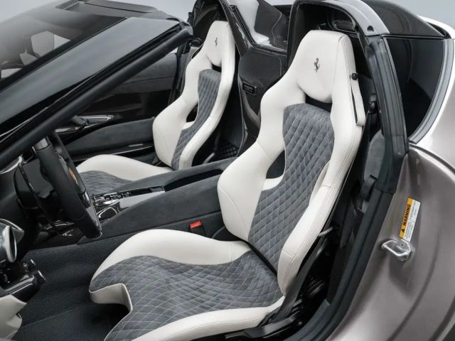 Ferrari 812