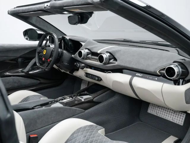 Ferrari 812