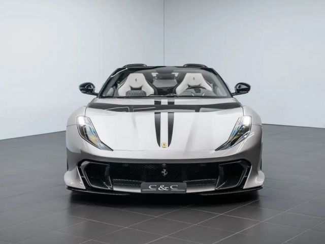 Ferrari 812