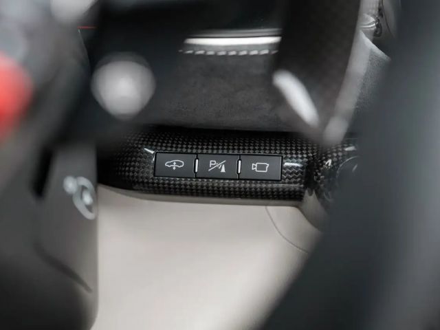 Ferrari 812