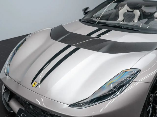 Ferrari 812