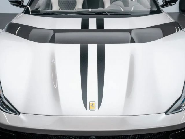 Ferrari 812