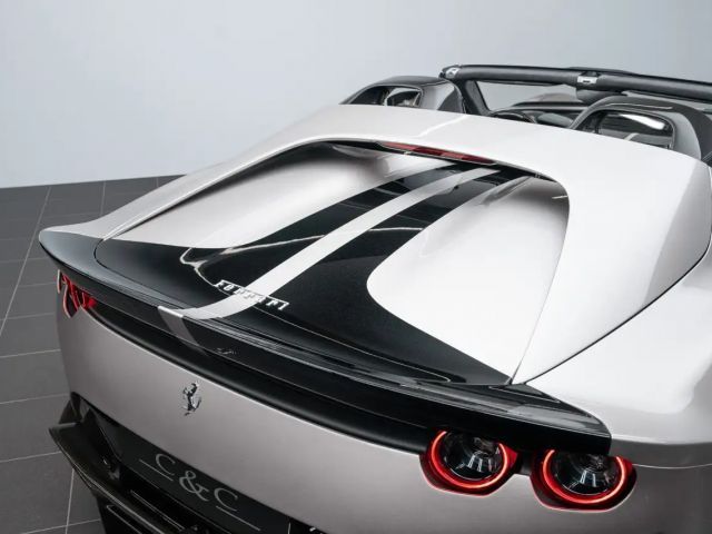 Ferrari 812