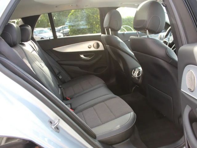Mercedes-Benz E 400