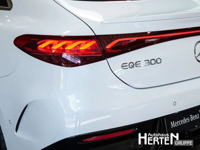 Mercedes-Benz EQE 300