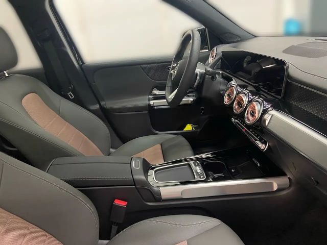 Mercedes-Benz EQB 250