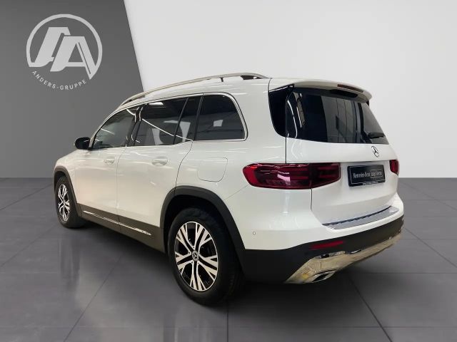 Mercedes-Benz GLB 220