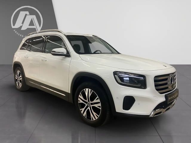 Mercedes-Benz GLB 220