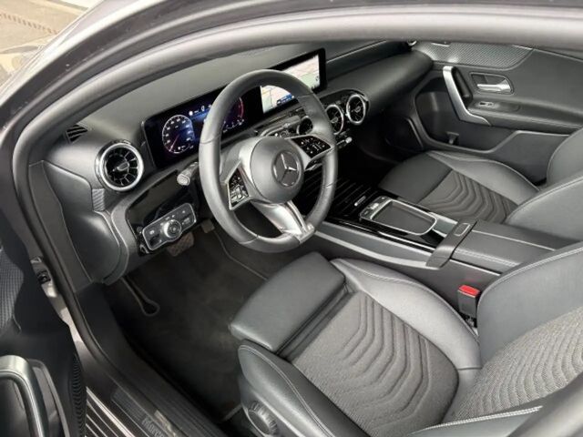Mercedes-Benz A 220