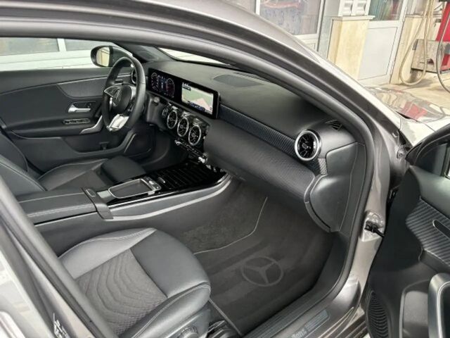 Mercedes-Benz A 220