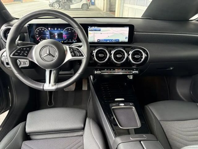 Mercedes-Benz A 220