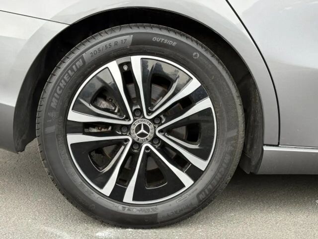 Mercedes-Benz A 220