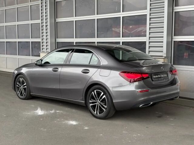 Mercedes-Benz A 220