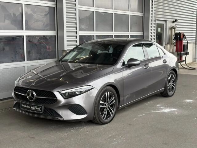 Mercedes-Benz A 220