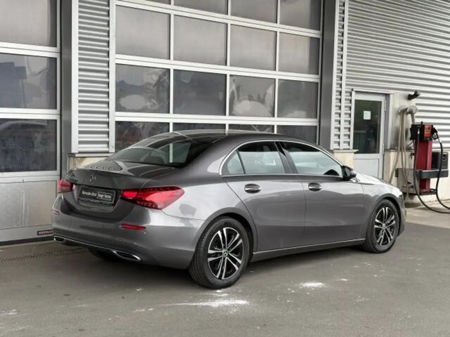 Mercedes-Benz A 220