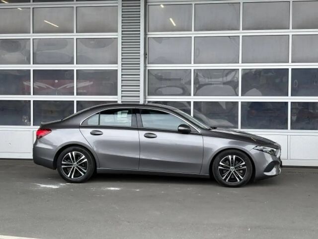 Mercedes-Benz A 220