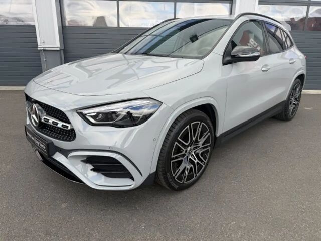 Mercedes-Benz GLA 200