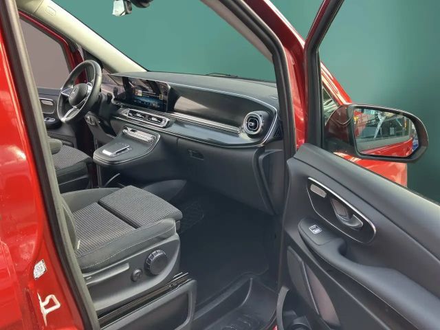 Mercedes-Benz V 220