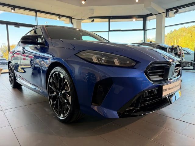 BMW 235