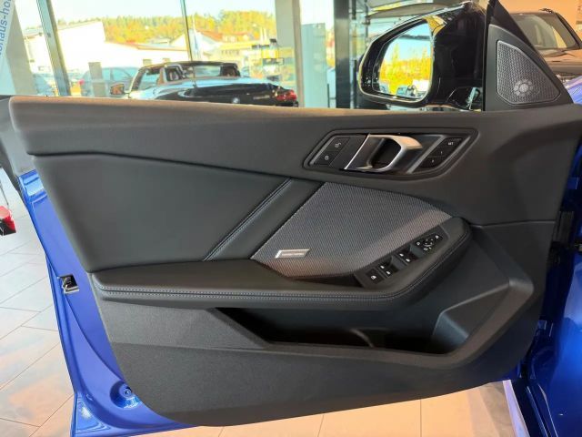 BMW 235