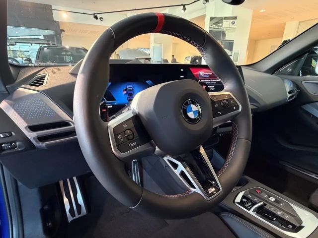BMW 235