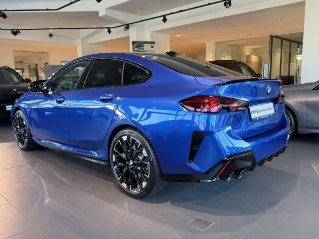 BMW 235