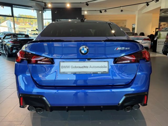 BMW 235