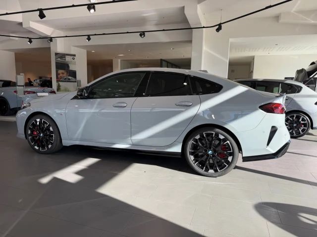 BMW 235