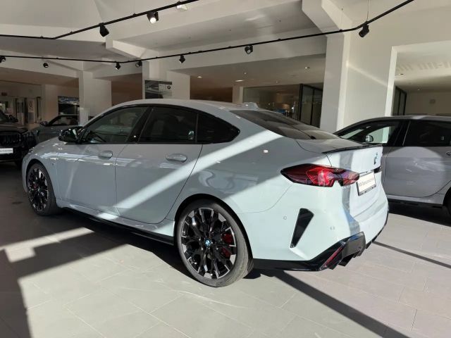 BMW 235