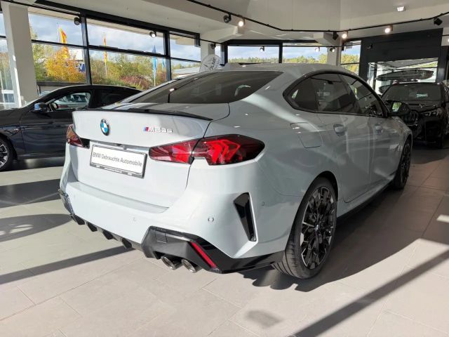 BMW 235