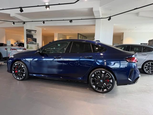 BMW 235