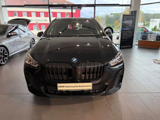 BMW 225